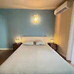 Appartamento In Citta Con Giardino E Piscina Privati