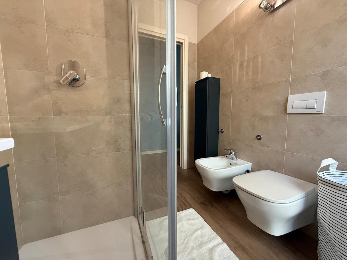 In Citta Con Giardino E Piscina Privati Apartament